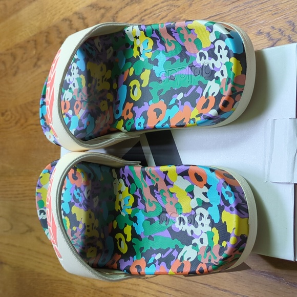 NIB FARM Rio Slide Sandals Adidas Collab Multicolor Abstract Print Womens Size 7 - Picture 4 of 11